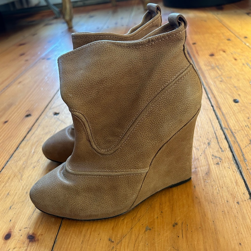 JOIE Y2K camel leather ankle wedge booties size 38